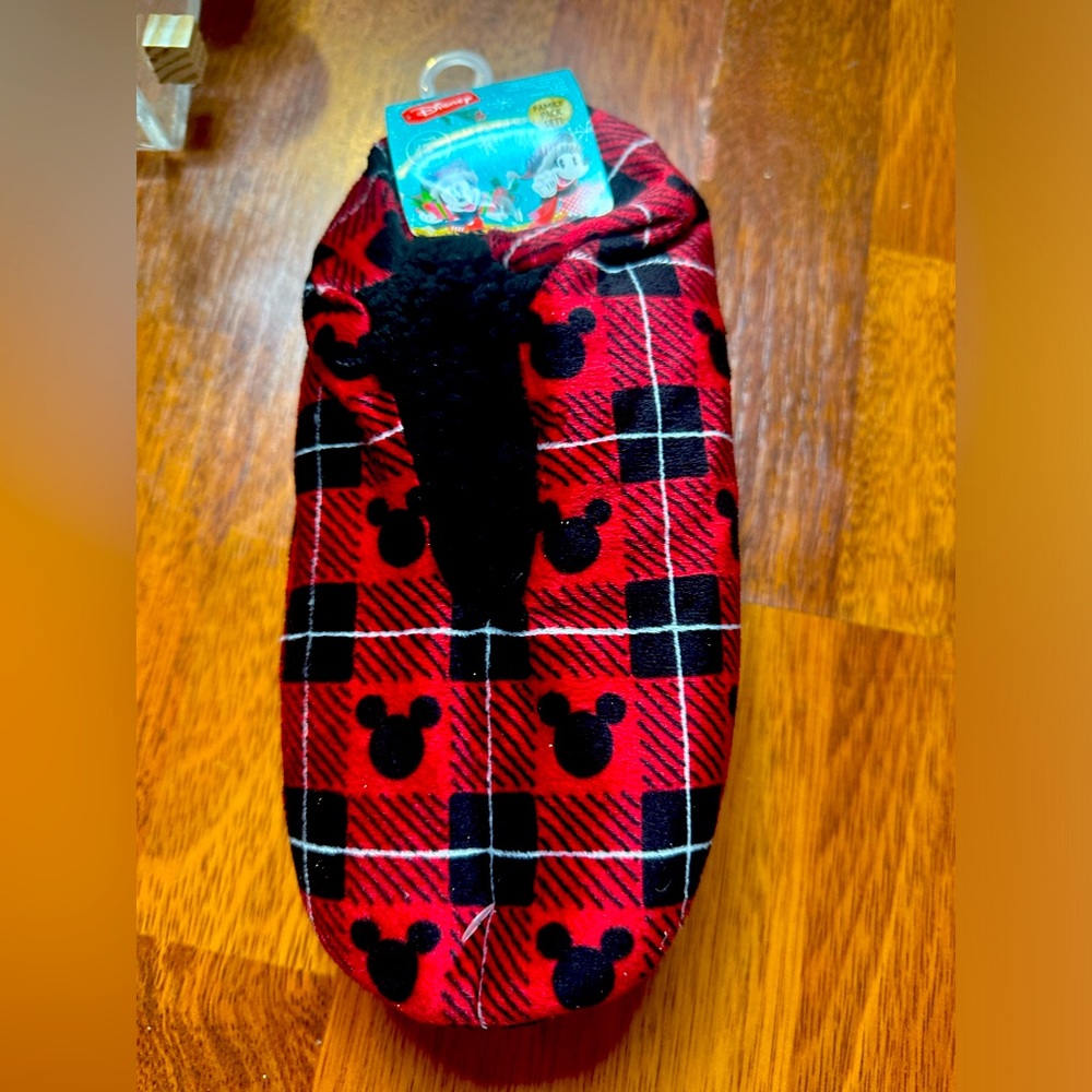 Disney slippers nwt plaid size small medium